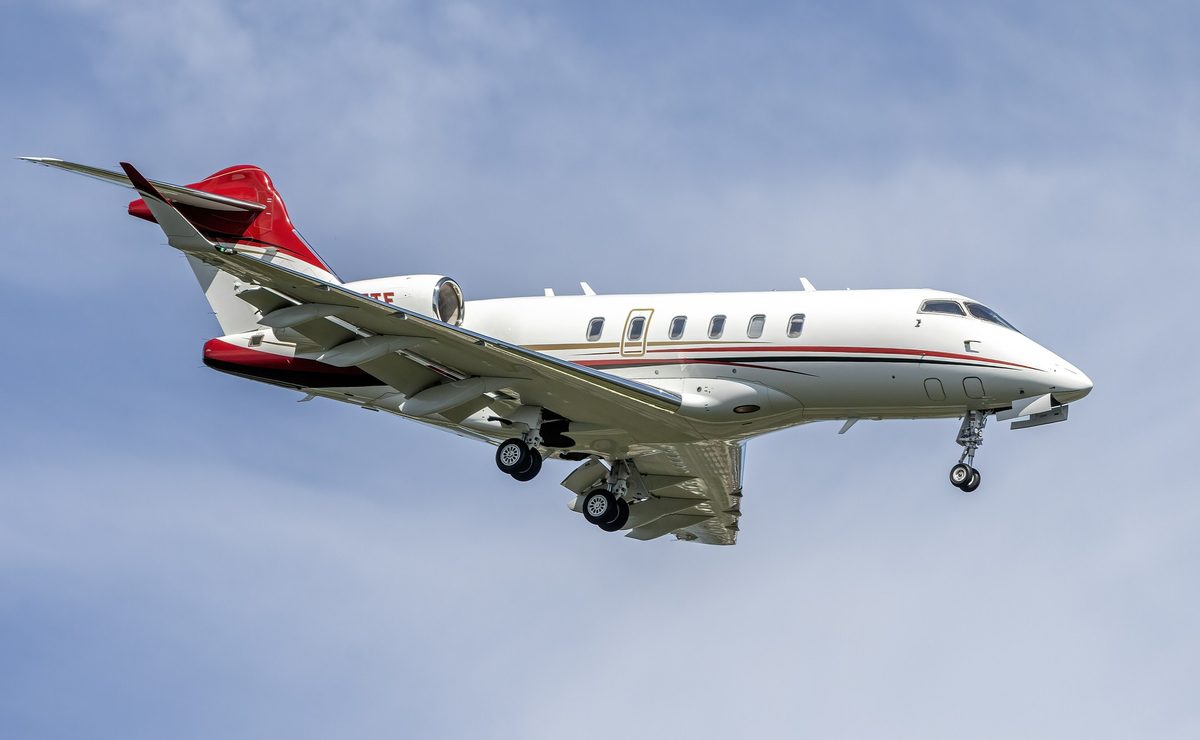 Bombardier Challenger 300 / 350 / 3500 photo 3