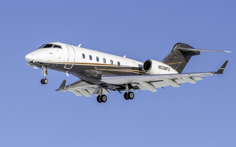 Bombardier Challenger 300 private jet