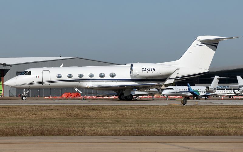 Gulfstream G450 private jet