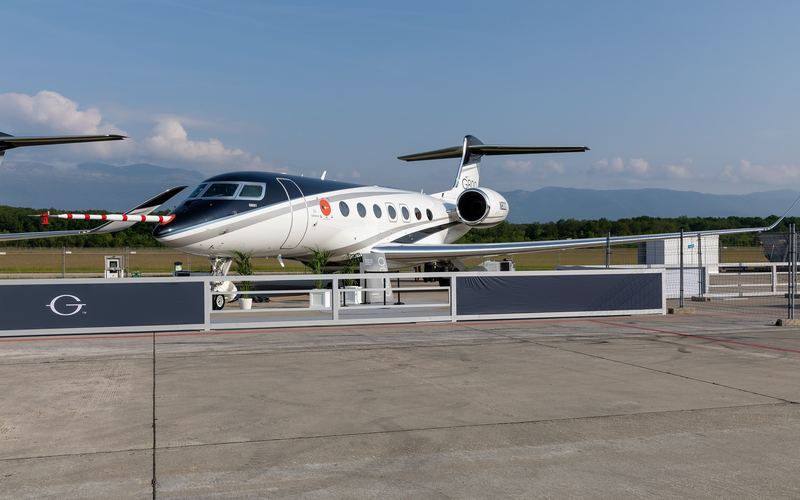 Gulfstream G800 private jet