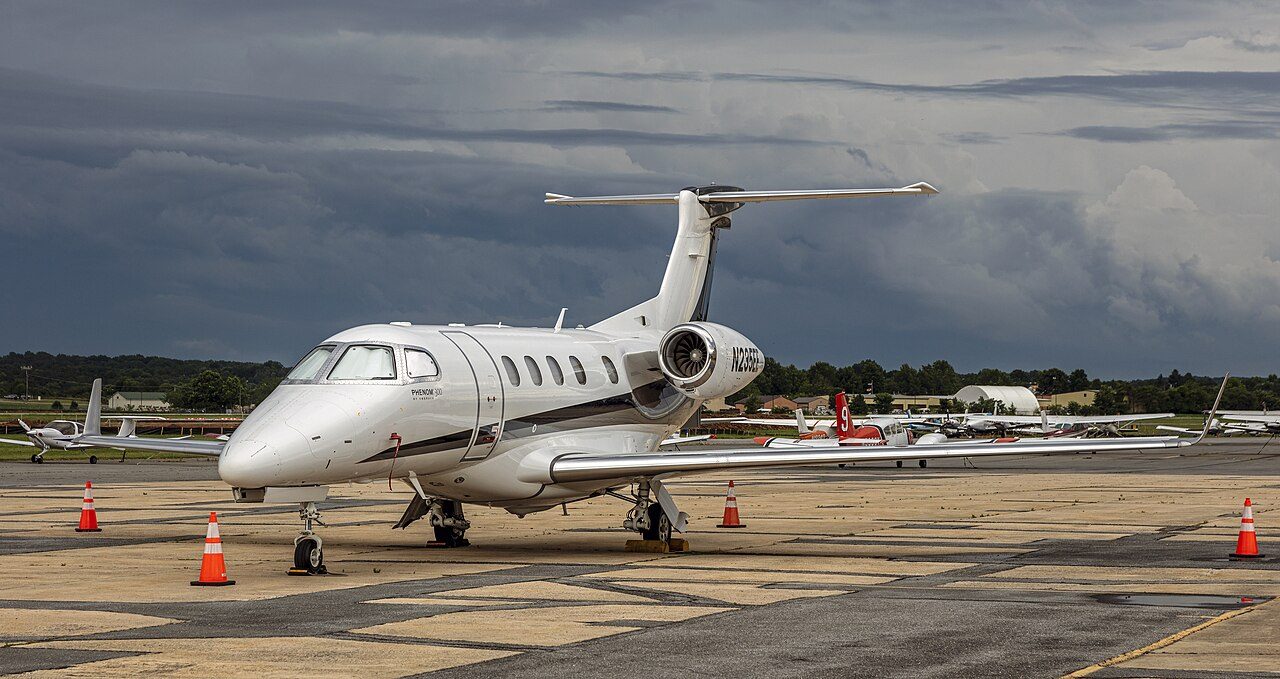 Embraer Phenom 300